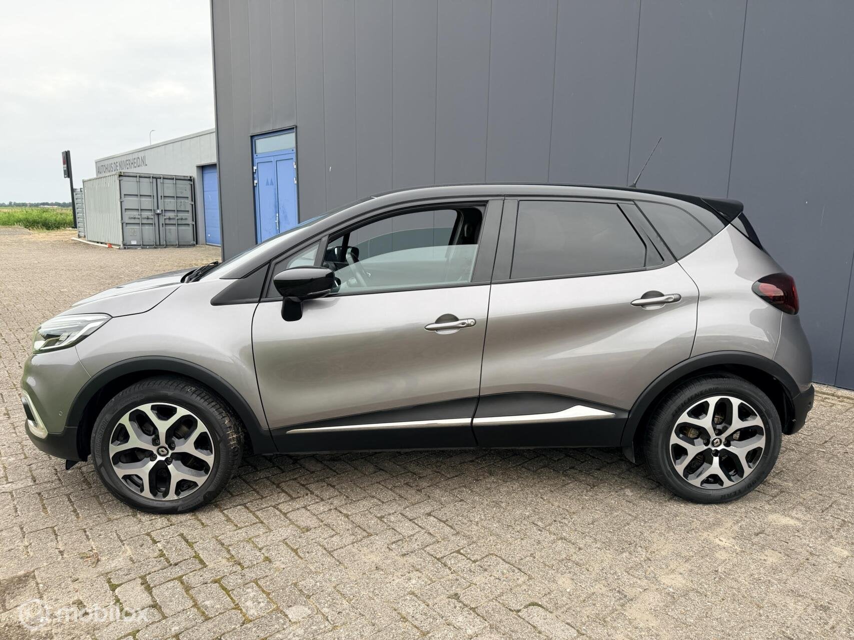 Renault Captur 0.9 TCe Intens TREKHAAK ACHTERUITRIJCAMERA, Voorwielaandrijving, Gebruikt, 620 kg, Origineel Nederlands