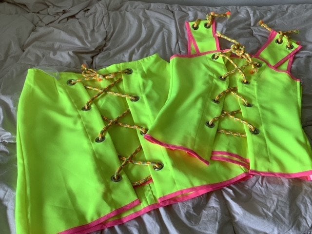 Nieuw neon geel setje (rok en top) - Maat 40 model 1099, Maat 38/40 (M), Carnaval, Nieuw, Ophalen of Verzenden