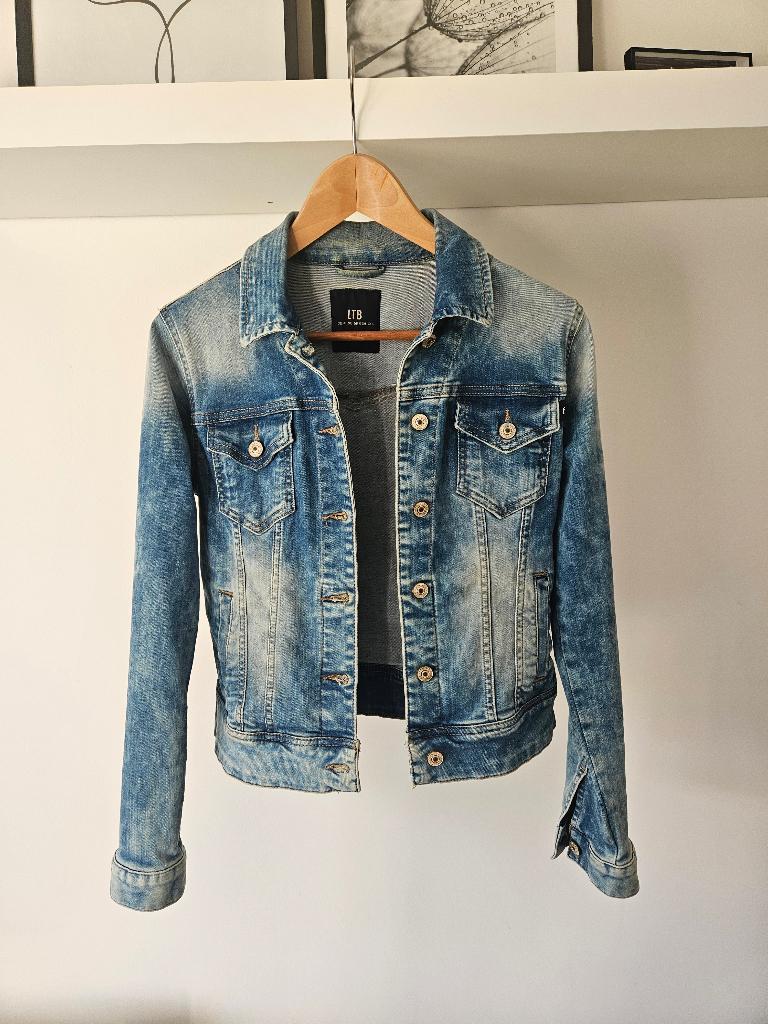 Spijkerjack LTB maat S, Kleding | Dames, Jassen | Zomer, Blauw, Ophalen of Verzenden, Zo goed als nieuw, LTB