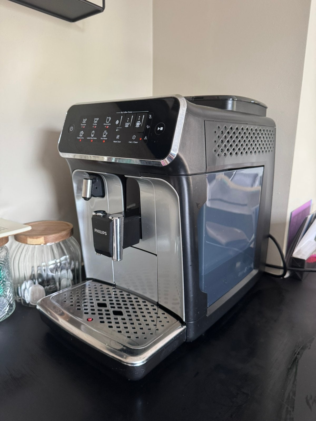 Philips LatteGo EP3246/70 koffiemachine, Ophalen, Zo goed als nieuw, Koffiemachine