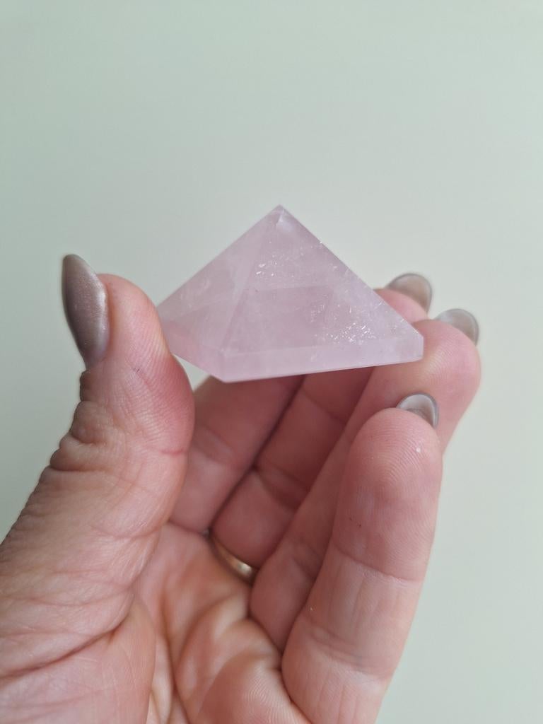 Piramide rozenkwarts, Verzenden