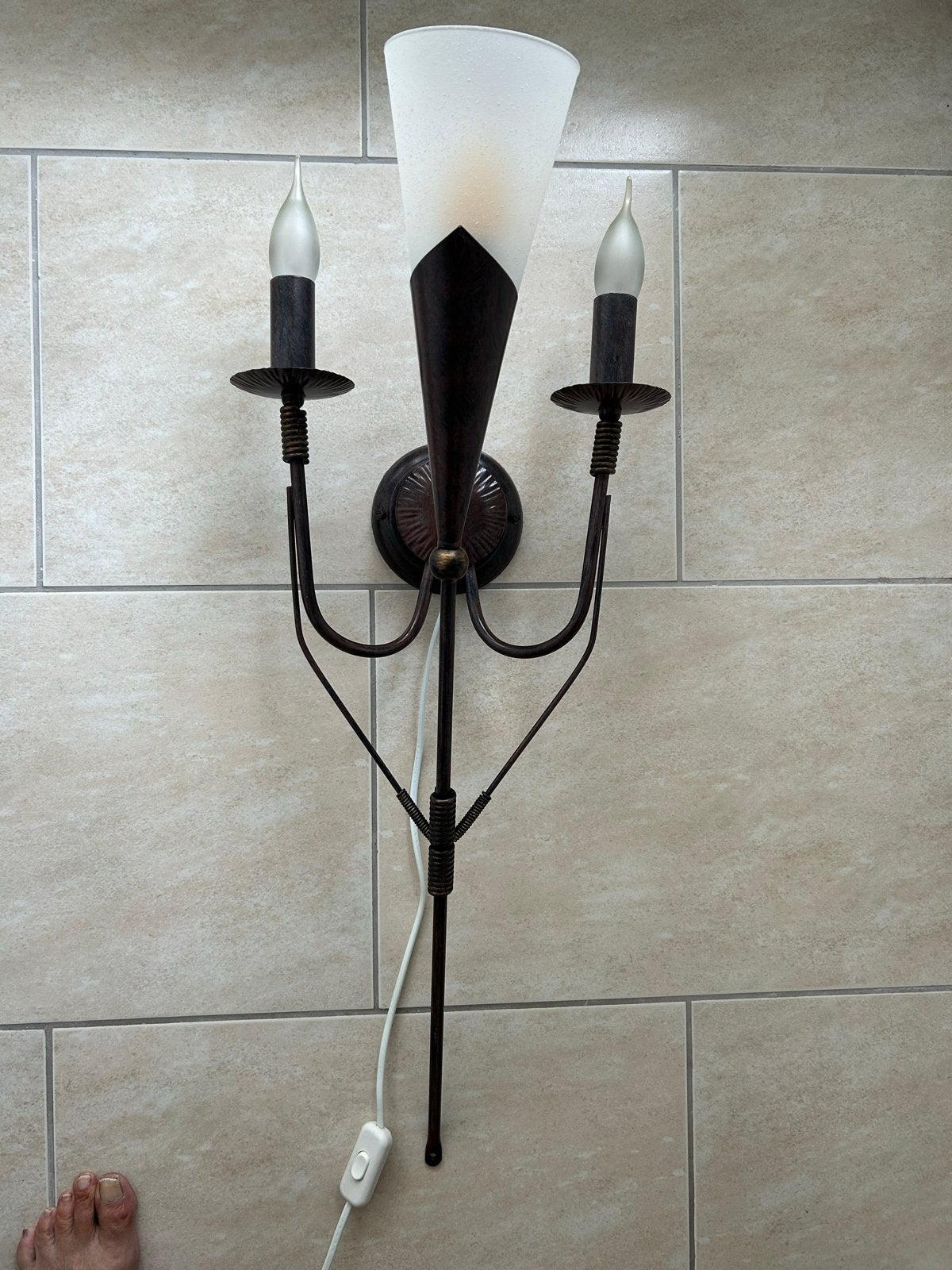 Elegante wandlamp met 3 lichtpunten, Huis en Inrichting, Ophalen, Met snoer/stekker, Gebruikt, Bruin