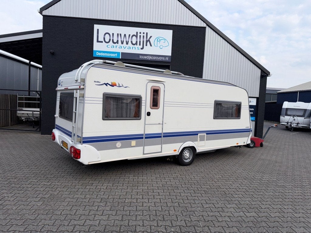 Foto 2 van HOBBY Exclusive 560 UFF ’05 (Queensbed, Mover)