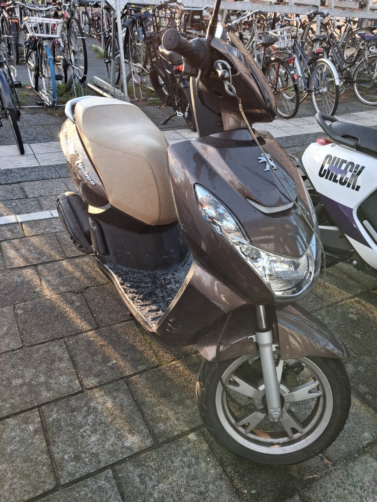 Peugeot Kisbee, Fietsen en Brommers, Ophalen, Gebruikt, Overige modellen, Benzine