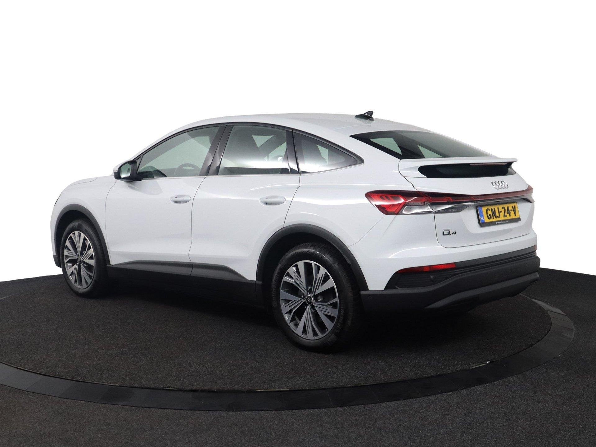 Audi Q4 Sportback e-tron 40 Advanced edition 77 kWh |DOH|, Auto's, Automaat, Gebruikt, Zwart, 2020 kg