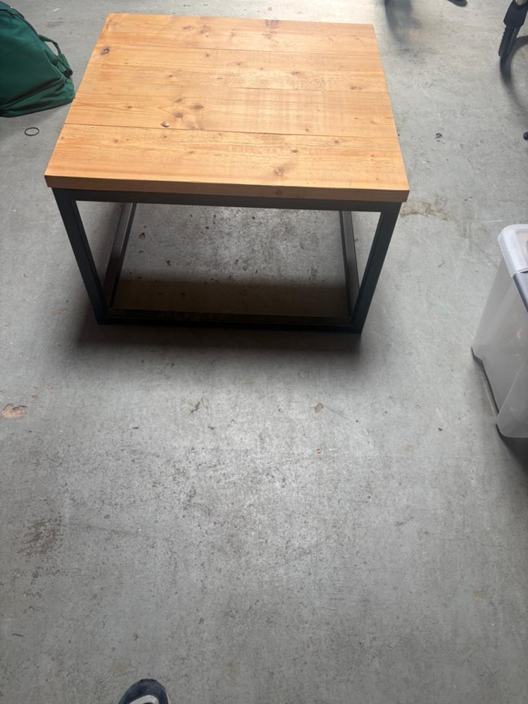Salon tafeltje natuurhout, Huis en Inrichting, Tafels | Salontafels, Overige houtsoorten, 50 tot 100 cm, Vierkant, Zo goed als nieuw