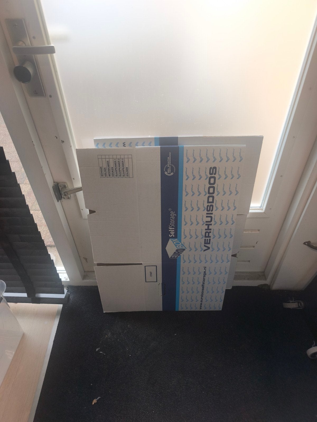 Twee stevige verhuisdozen gratis af te halen, Ophalen