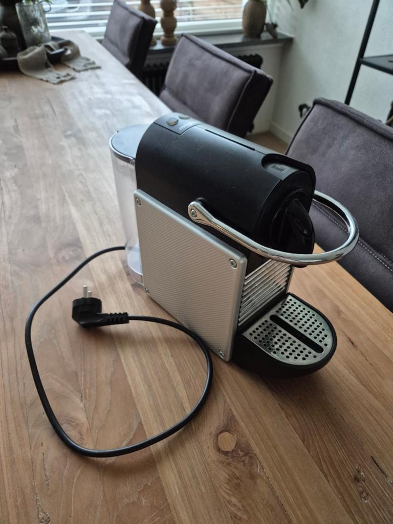 Nespresso Inissia Koffiezetapparaat - Zwart, Witgoed en Apparatuur, Koffiezetapparaten, Espresso apparaat, Ophalen of Verzenden