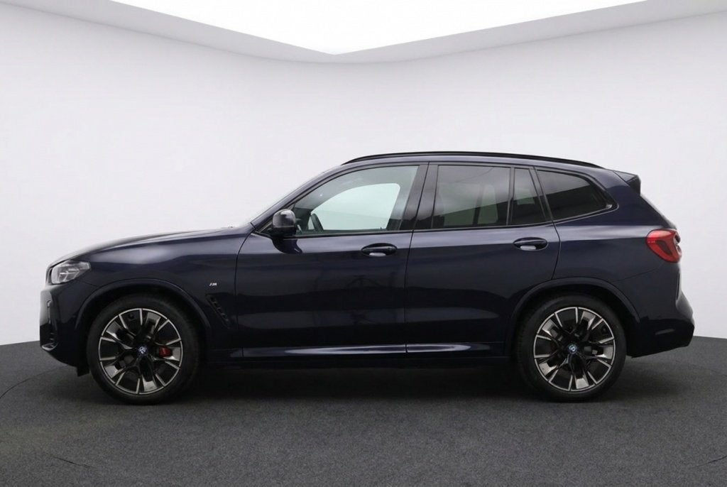BMW iX3 80KWH High Executive SOH 100%! Pano l HUD l 360 l ME, Auto's, BMW, 0 cilinders, Gebruikt, 750 kg, Zwart