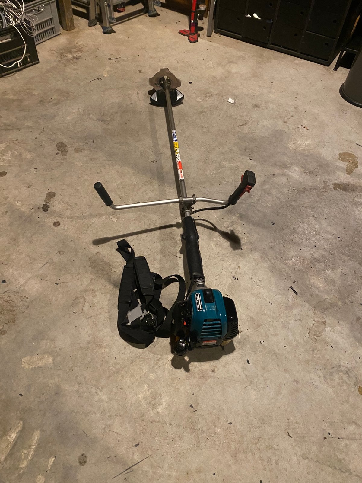 Bosmaaier bermmaaier merk Makita, Ophalen, Gebruikt, 30 tot 50 cm, Benzine