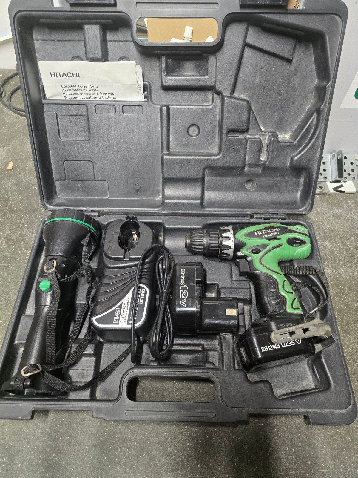 Hitachi DS 12DVF3 Accuboormachine met zaklamp en koffer, Gebruikt, Variabele snelheid, Ophalen of Verzenden, Boor- en Schroefmachine