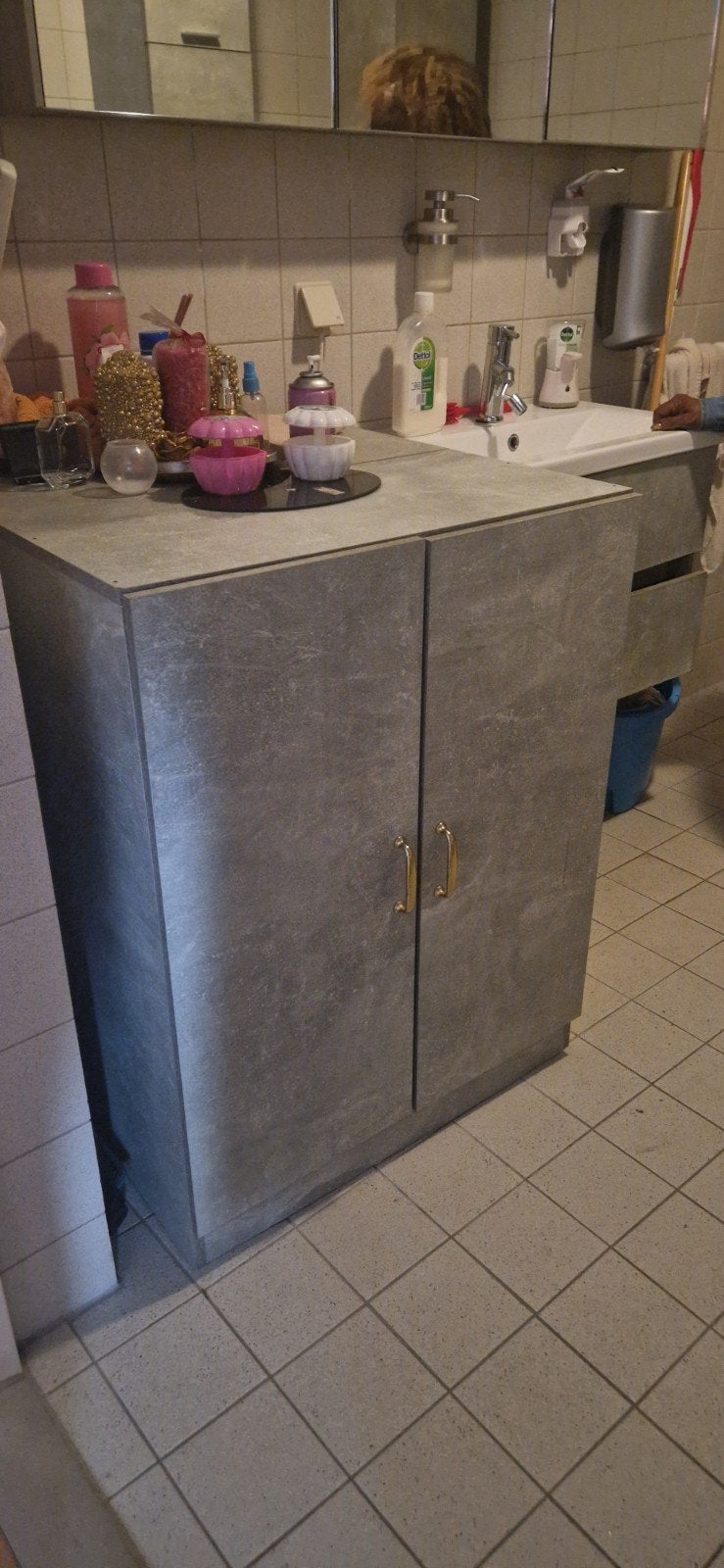 Badkamerkast 70x92x72 cm - Grijs, Huis en Inrichting, Badkamer | Badkamermeubels, Ophalen, (Half)hoge kast, Gebruikt, 50 tot 100 cm