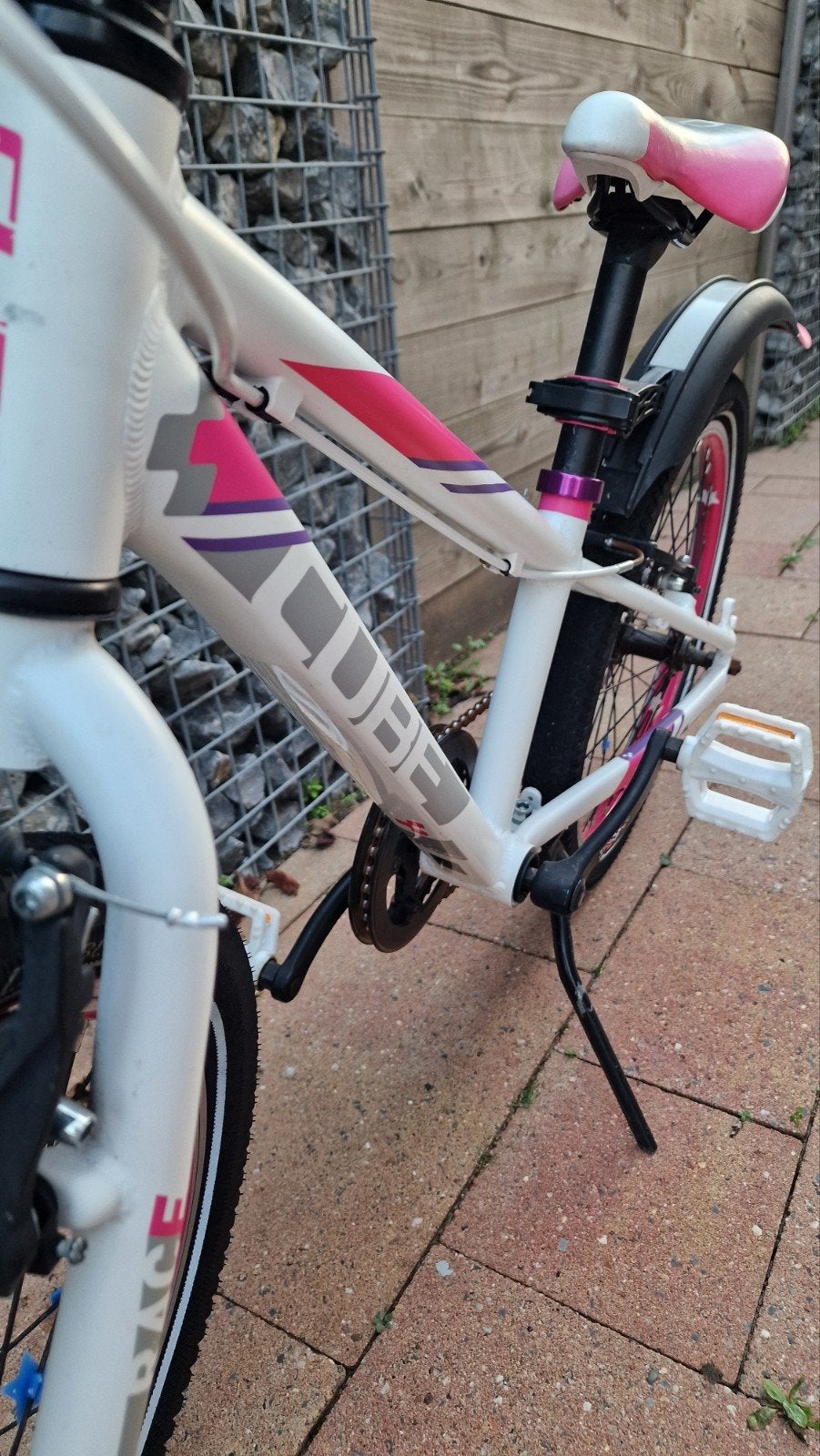 Foto 11 van Cube Race 200 20" meisjes mountainbike roze/wit