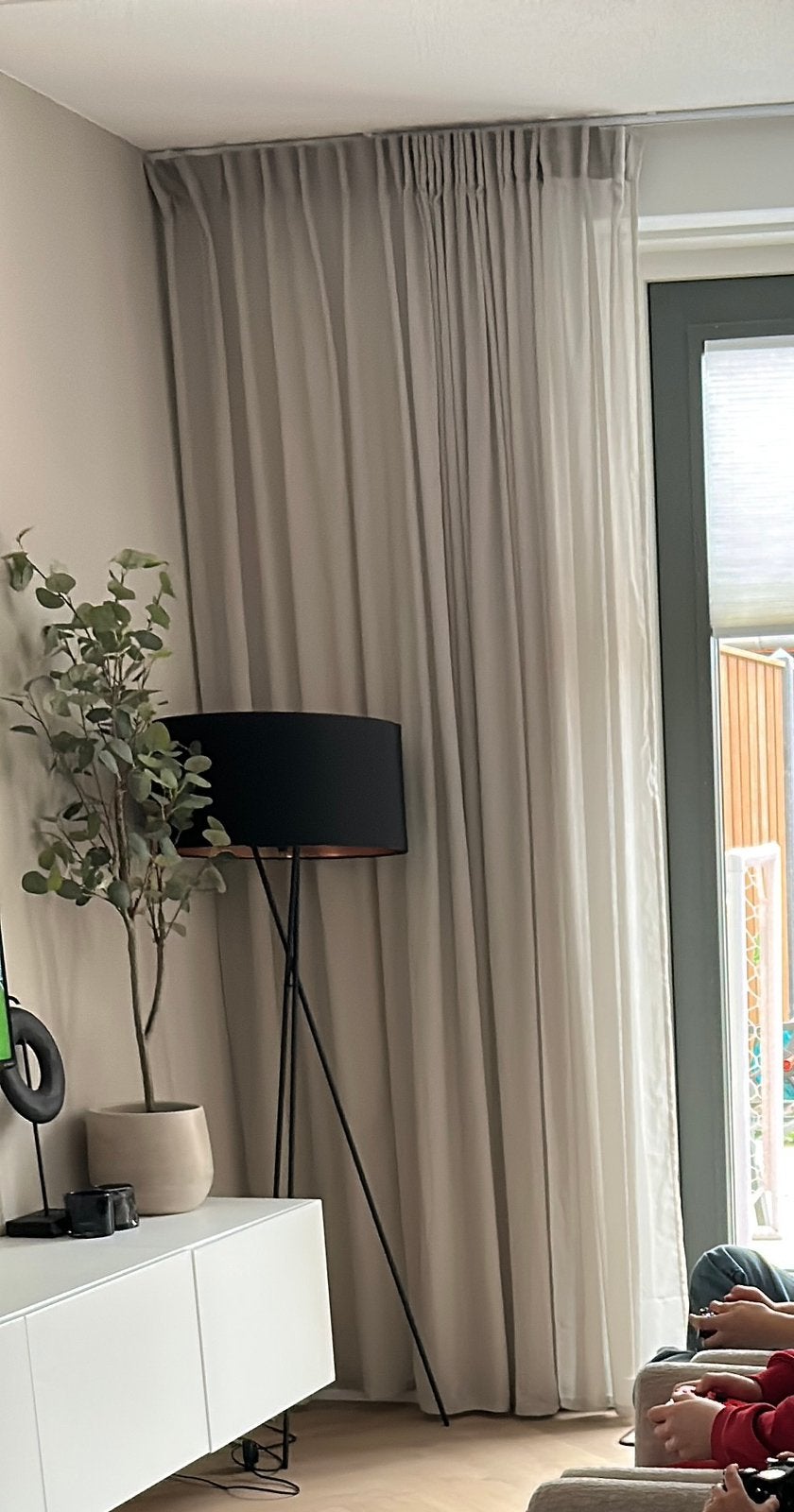 2x gordijn H&M 300x300 taupe (evt. met ingekort 3e gordijn), Verzenden, Beige, In te korten, Zo goed als nieuw