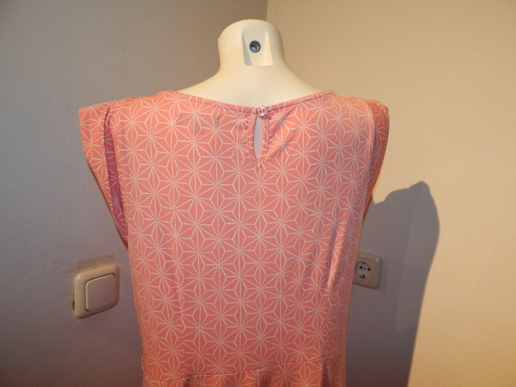 King Louie zacht roze jurk apart mozaik look print wit XL, Verzenden, Maat 46/48 (XL) of groter, Zo goed als nieuw, Knielengte