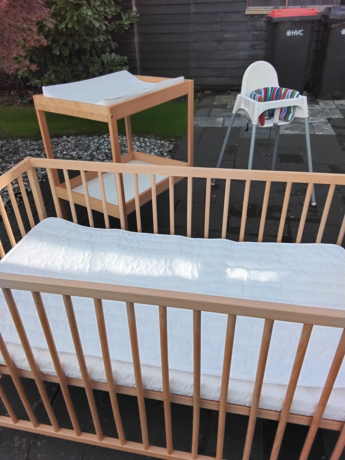 Babykamer set: Ledikant, Aankleedtafel & IKEA Kinderstoel, Ophalen, Gebruikt, Minder dan 140 cm, Matras