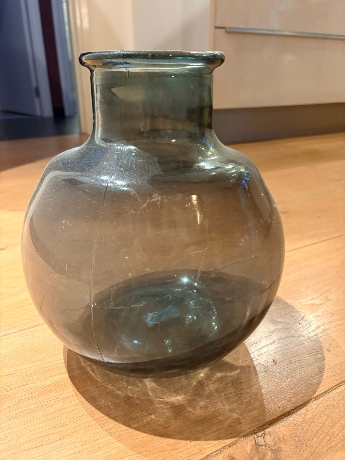 Antieke glazen fles - 30 x 31 cm, Ophalen