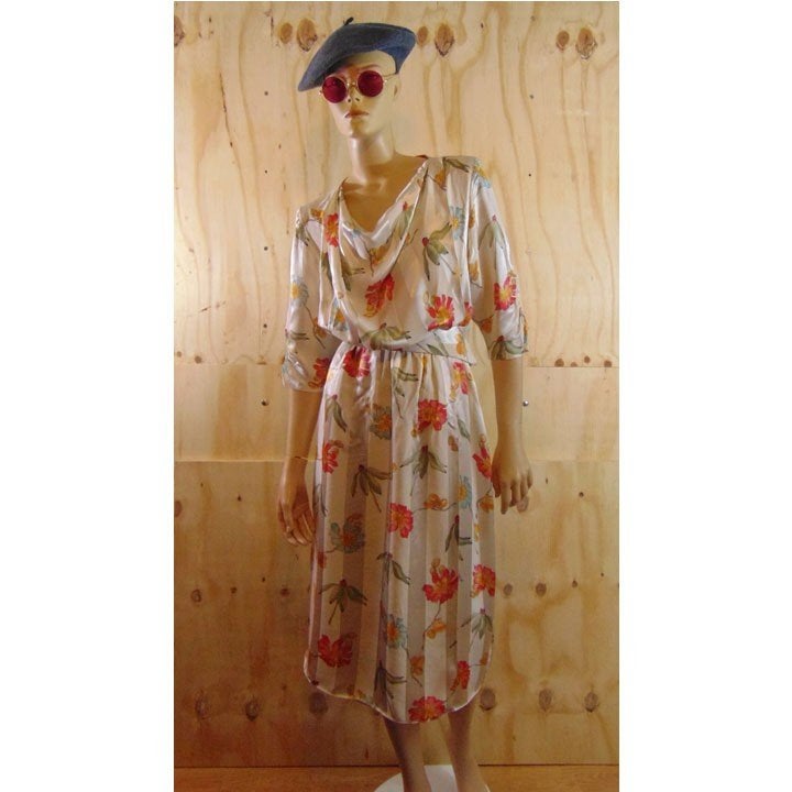 Vintage jaren ’80 jurk crème met bloemenprint maat 38, Kleding | Dames, Maat 38/40 (M), Verzenden, Beige, Zo goed als nieuw