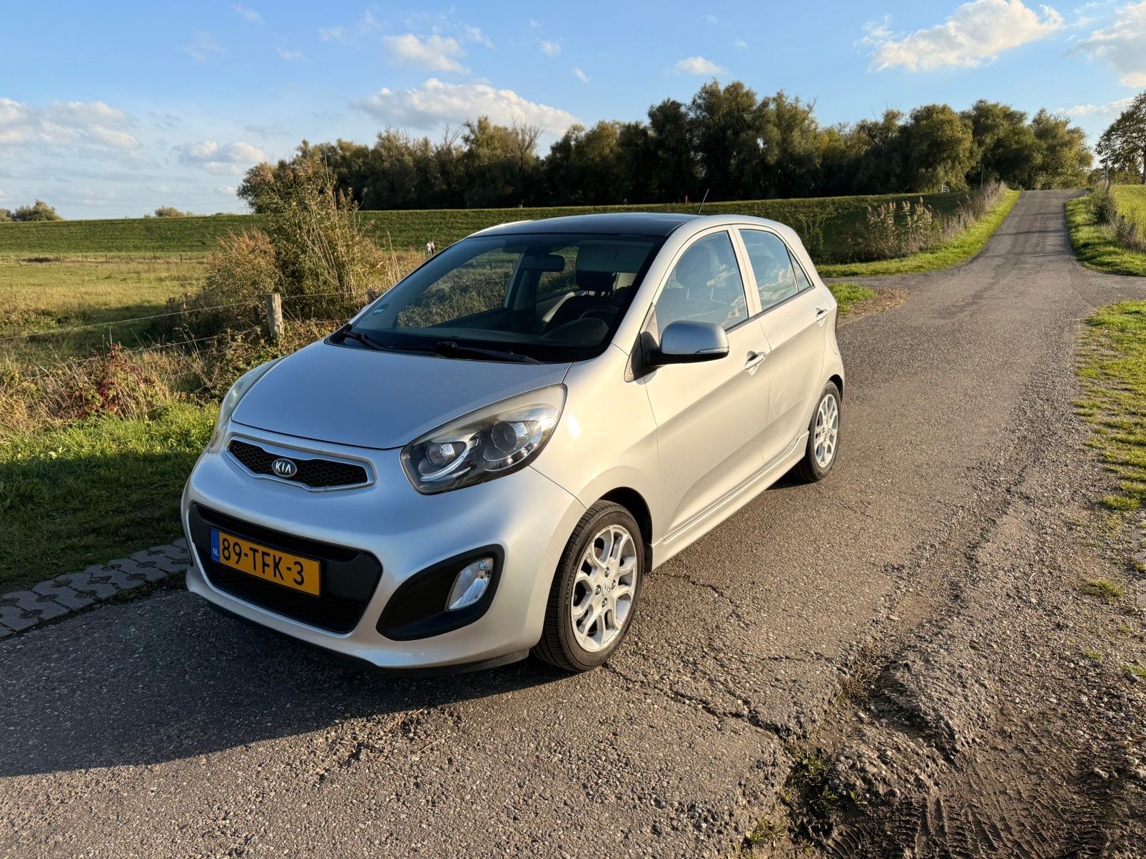Kia Picanto 1.0 Cvvt 5-DRS nieuwe ketting goed onderhouden, Auto's, Voorwielaandrijving, Euro 5, Stof, Zwart