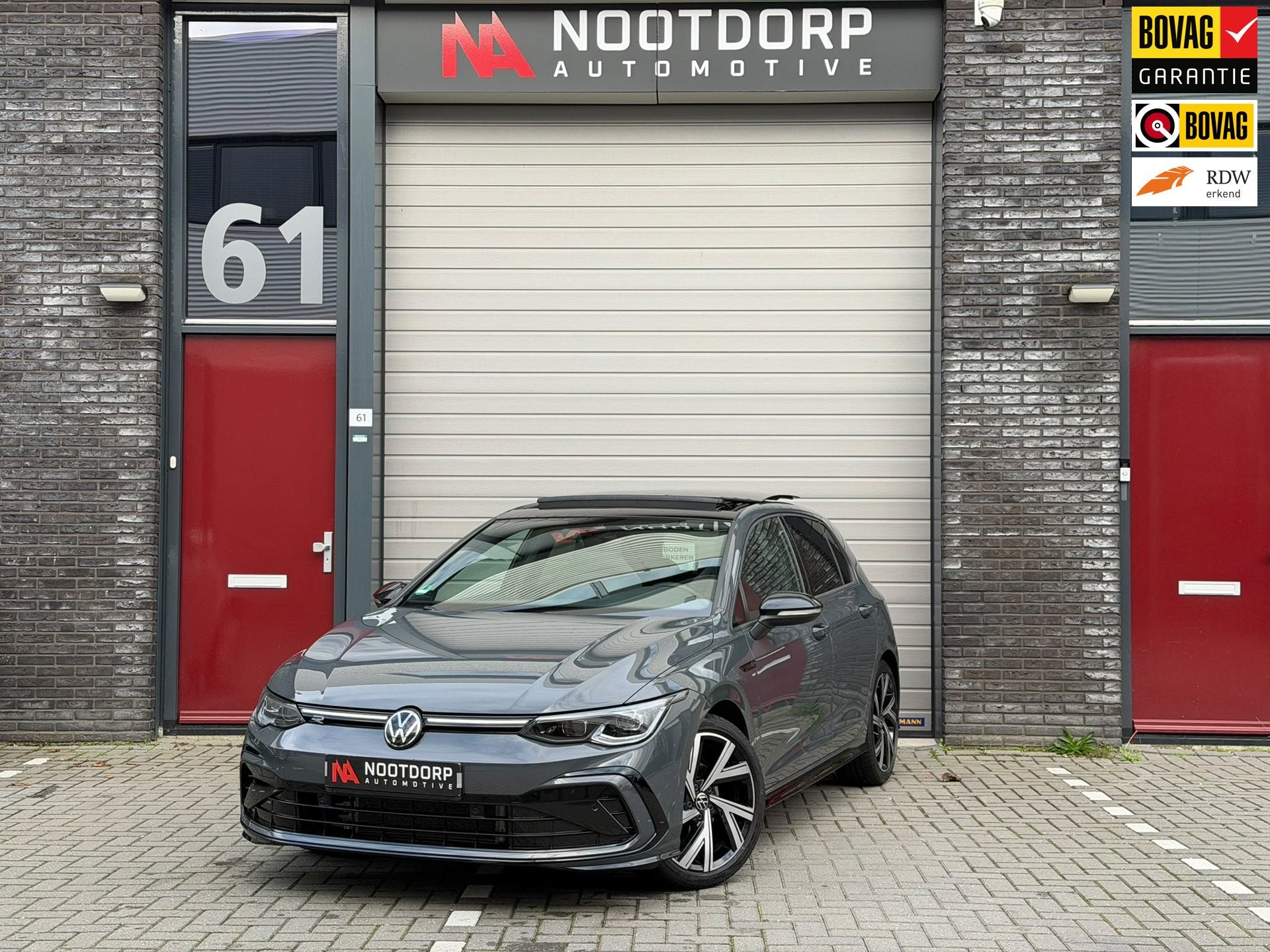 Volkswagen Golf 1.5 TSI 3xR-Line Pano/IQ.Light/H&K/CAMERA, Automaat, Dealer onderhouden, Gebruikt, Alcantara