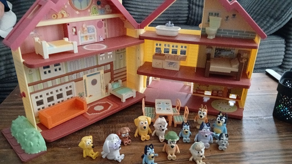 Bleuy speelhuis met accessoires en poppetjes, Ophalen, Zo goed als nieuw