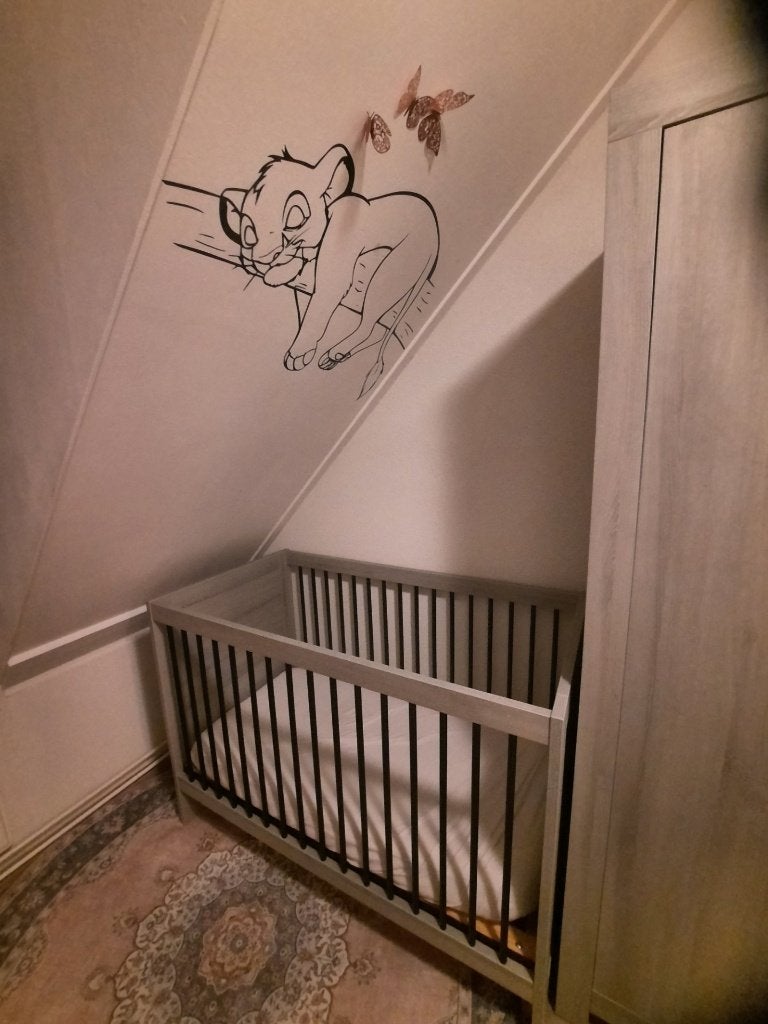 Babybed 60x120 incl matras/beschermer/verscoonmat/wandrek, Kinderen en Baby's, Babywiegjes en Ledikanten, Ophalen, Zo goed als nieuw