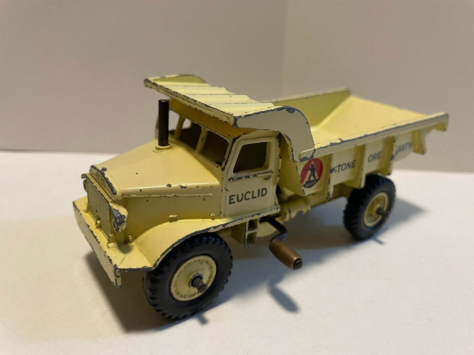 Dinky toys 965 kiepwagen euclid dump truck, Ophalen of Verzenden, Zo goed als nieuw, Bus of Vrachtwagen, Dinky Toys