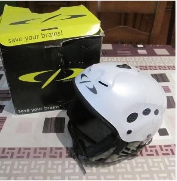 Prima Skihelm van CP - Maat 54-57- zo goed als nieuw, Overige merken, Overige typen, Ophalen of Verzenden, Zo goed als nieuw
