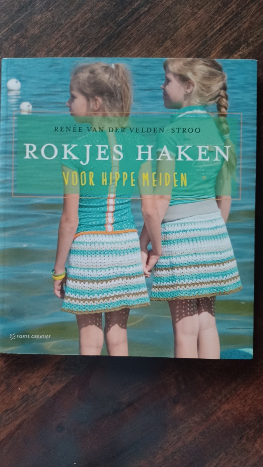 Rokjes haken voor hippe meiden, Ophalen of Verzenden, Zo goed als nieuw, Haken, Patroon of Boek