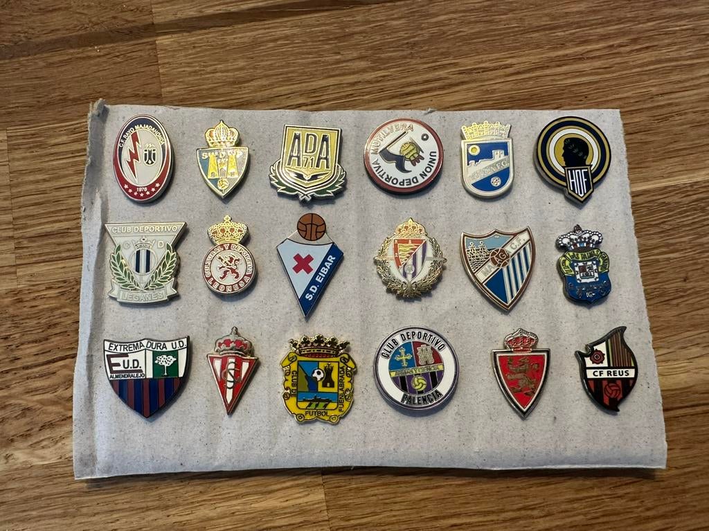 Voetbal pins spanje deel 2 per stuk, Ophalen of Verzenden, Zo goed als nieuw, Sport