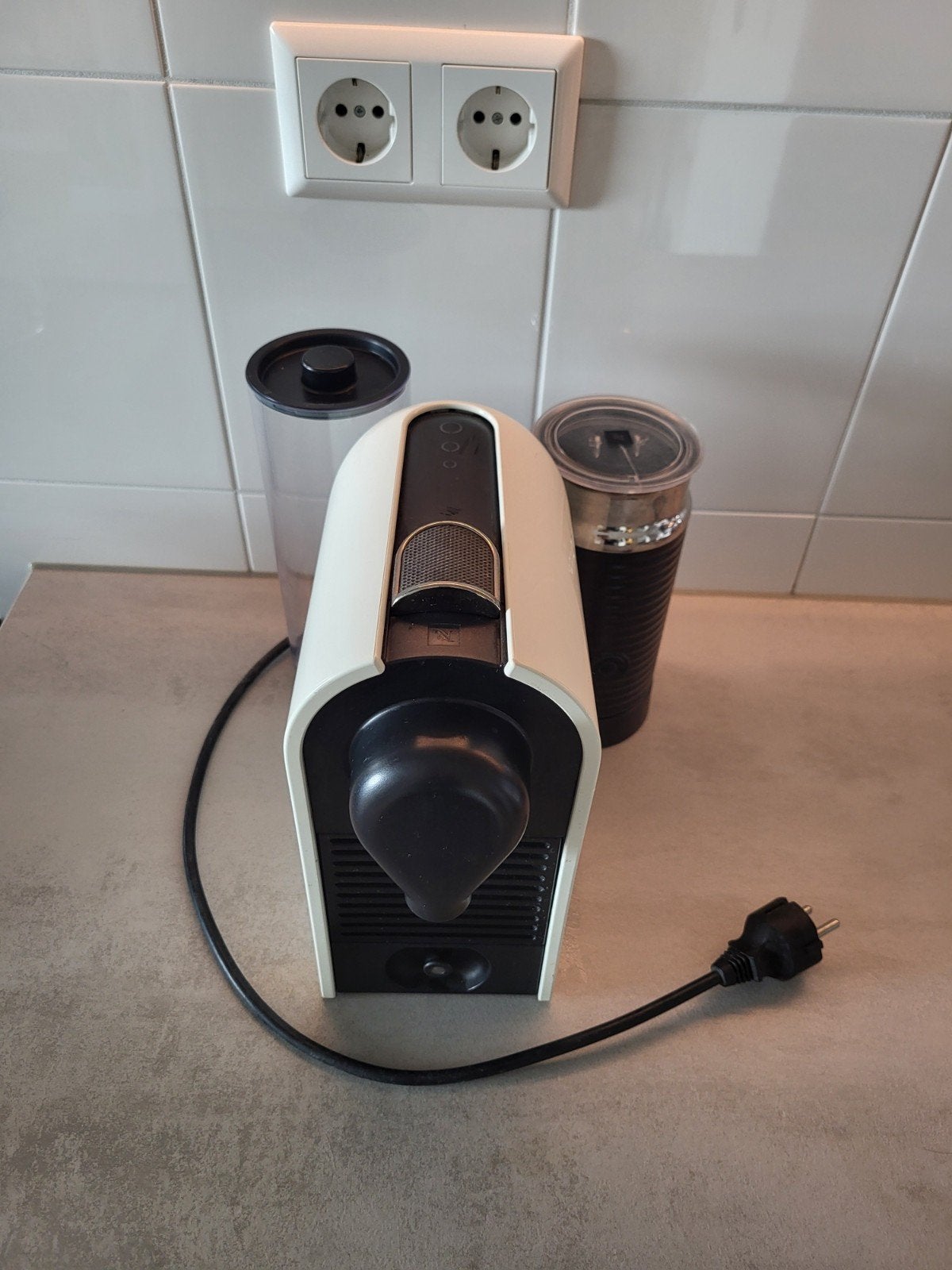 Nespresso Citiz & Milk (Koffie + melkopschuimer), Witgoed en Apparatuur, Ophalen, Gebruikt, Koffiemachine