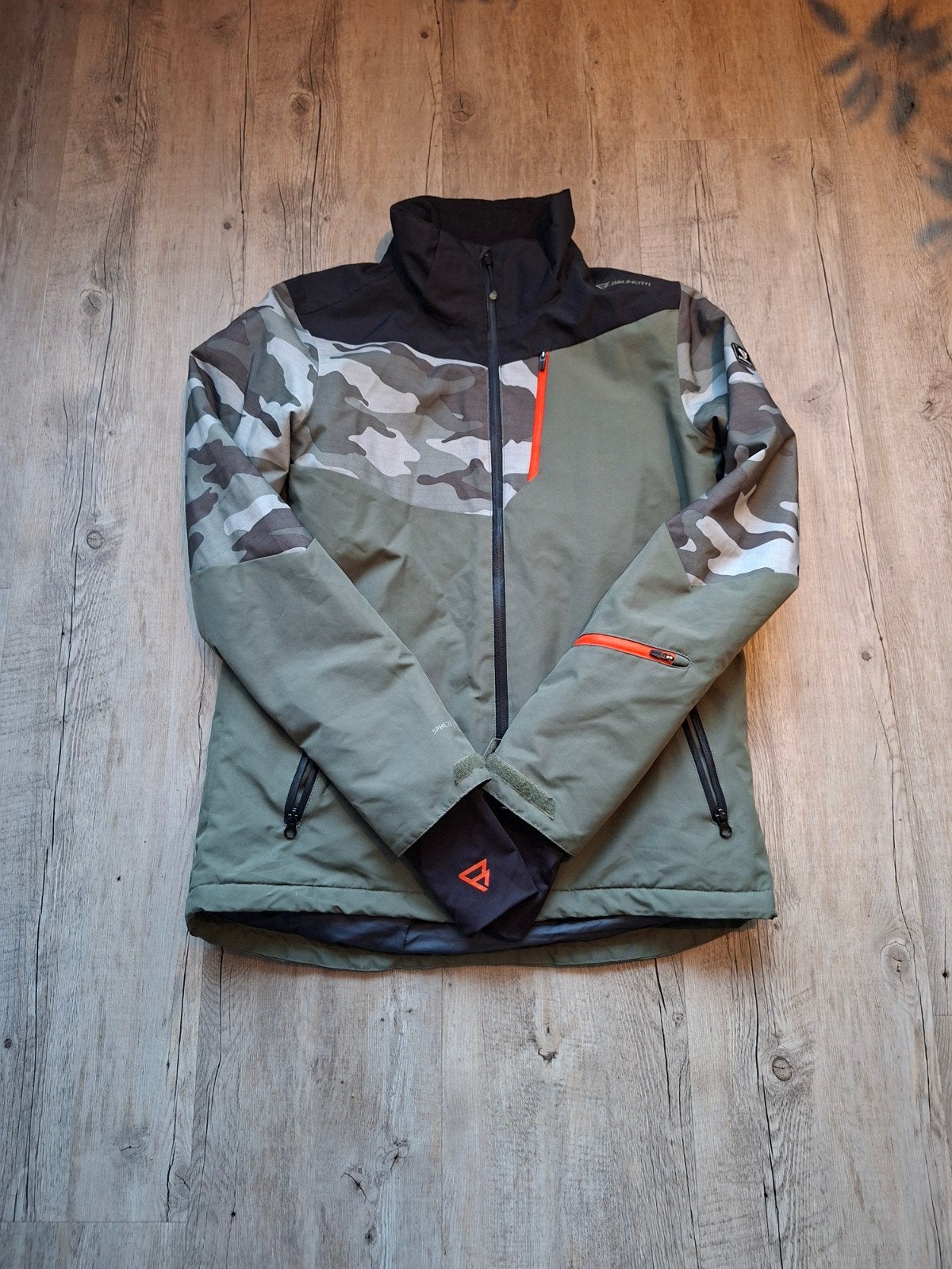 ski jas, brunotti maat S, Brunotti, Ophalen of Verzenden, Zo goed als nieuw, Groen
