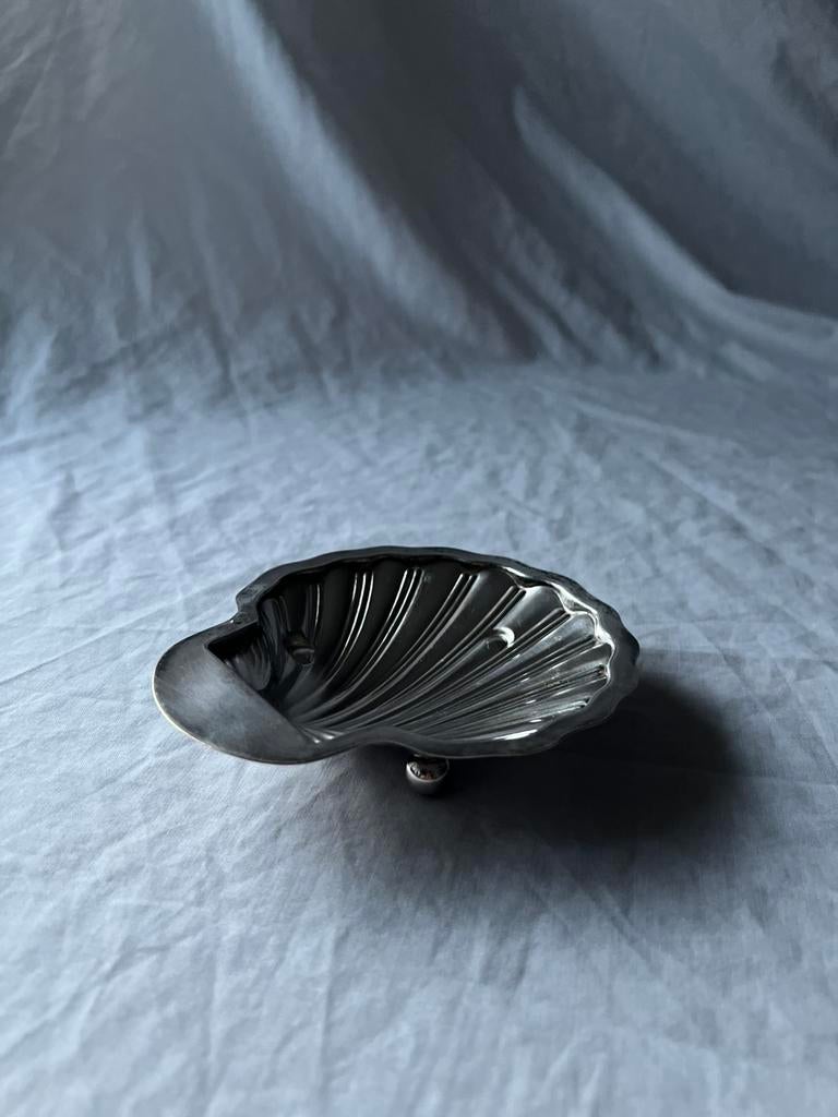 Vintage Franse verzilverde schelpvormige schaal op pootjes, Ophalen, Overige materialen, Overige stijlen, Schaal of Schalen