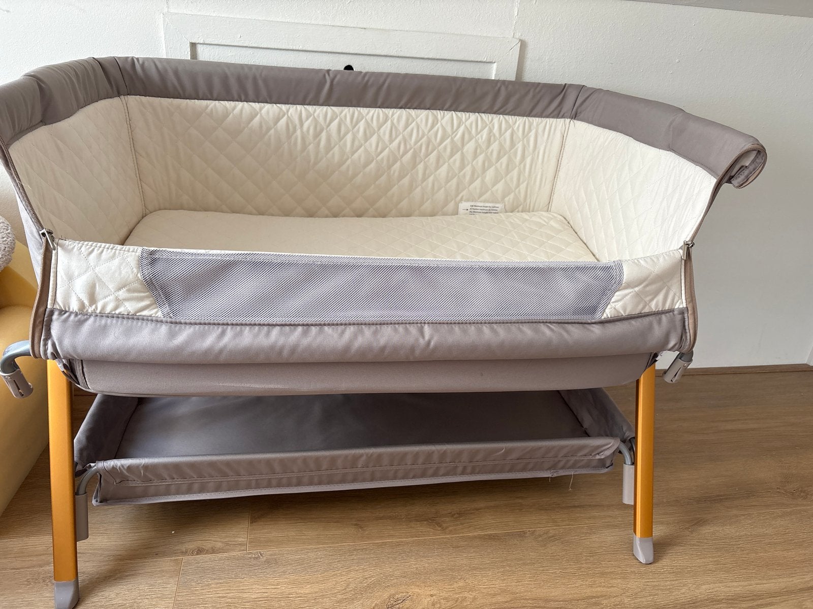 Chicco Next2Me Wiege/Co-sleeper - Grijs/Beige, Ophalen, Zo goed als nieuw, Wieg