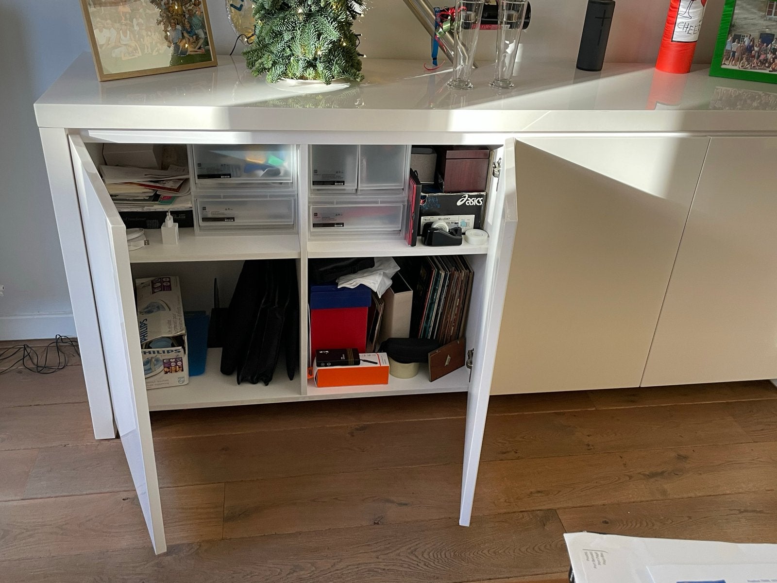 Modern wit dressoir met veel opbergruimte, Huis en Inrichting, Ophalen, Kunststof, Zo goed als nieuw, 200 cm of meer