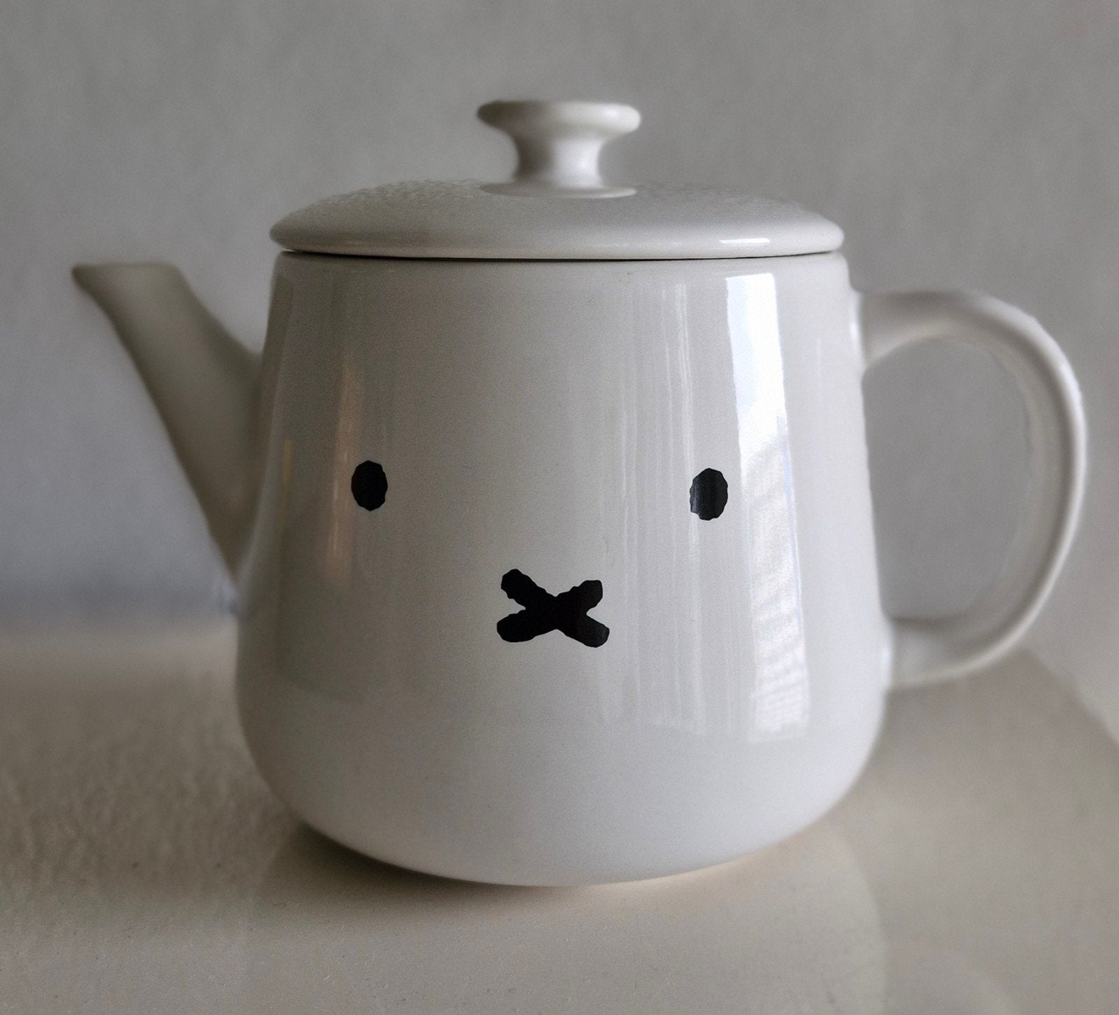 Theepot Nijntje, Ophalen of Verzenden, Zo goed als nieuw, Overige stijlen, Overige typen