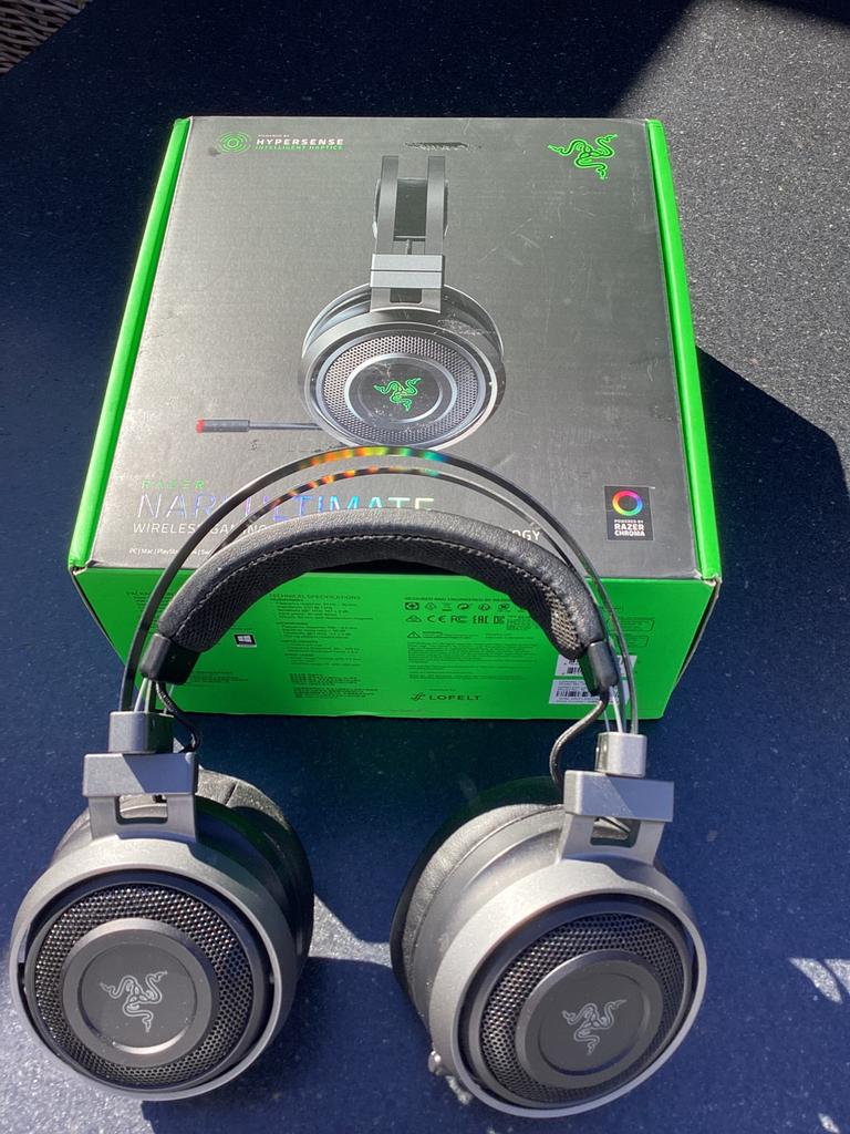 RAZER nari ultimate gaming headset, Computers en Software, Headsets, Ophalen of Verzenden, Gaming headset, Zo goed als nieuw