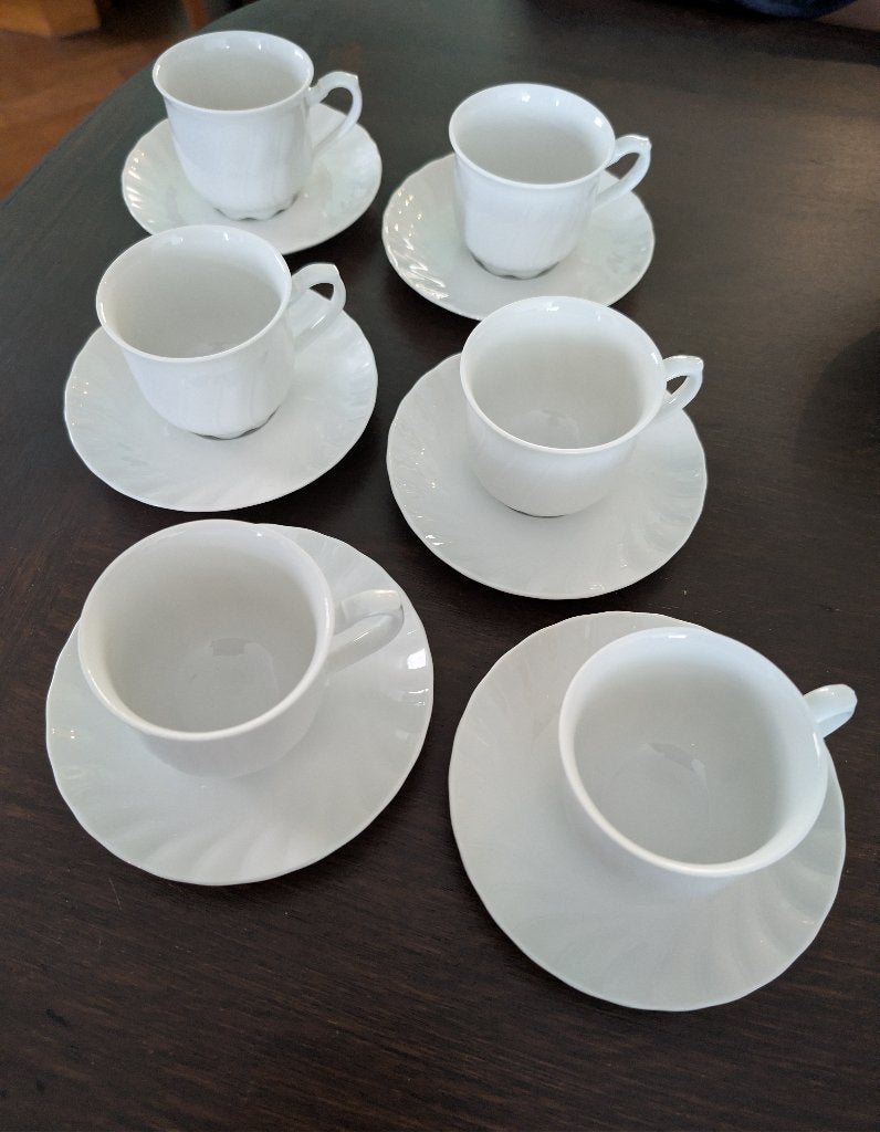 Douwe Egberts kop en schotels 6x In nieuwstaat! Porcelein, Klassiek, Ophalen of Verzenden, Zo goed als nieuw, Kop(pen) en/of Schotel(s)