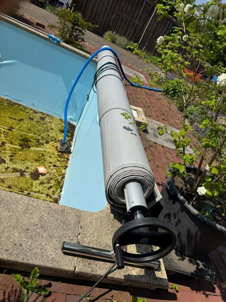 Ingebouwd zwembad met filterinstallatie en afdekzeil, Tuin en Terras, Ophalen, Zo goed als nieuw, Afdekzeil