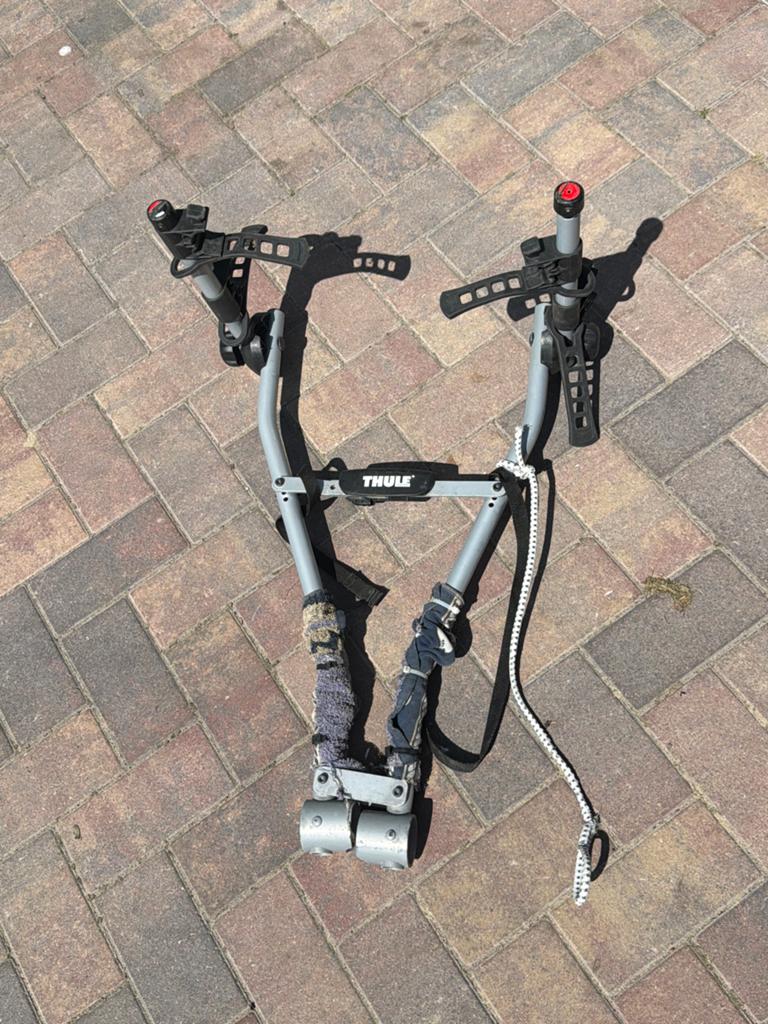 Thule trekhaak fietsendrager voor 2 fietsen, Ophalen of Verzenden, 2 fietsen, Gebruikt, Achterklepdrager