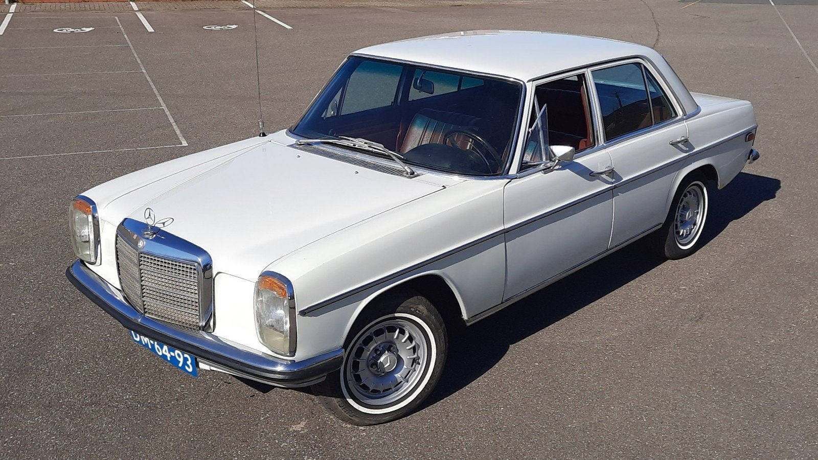 Mercedes-Benz w114/115 220D 1969, Achterwielaandrijving, Wit, Overige kleuren, Particulier