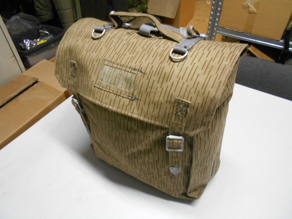 Pouch DDR tas pukkel, Verzamelen, Militaria | Algemeen, Ophalen of Verzenden, Landmacht, Duitsland, Overige typen