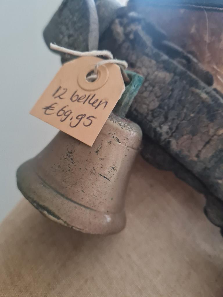 Antieke 95 cm lange bellenband met 12 bellen, Ophalen of Verzenden