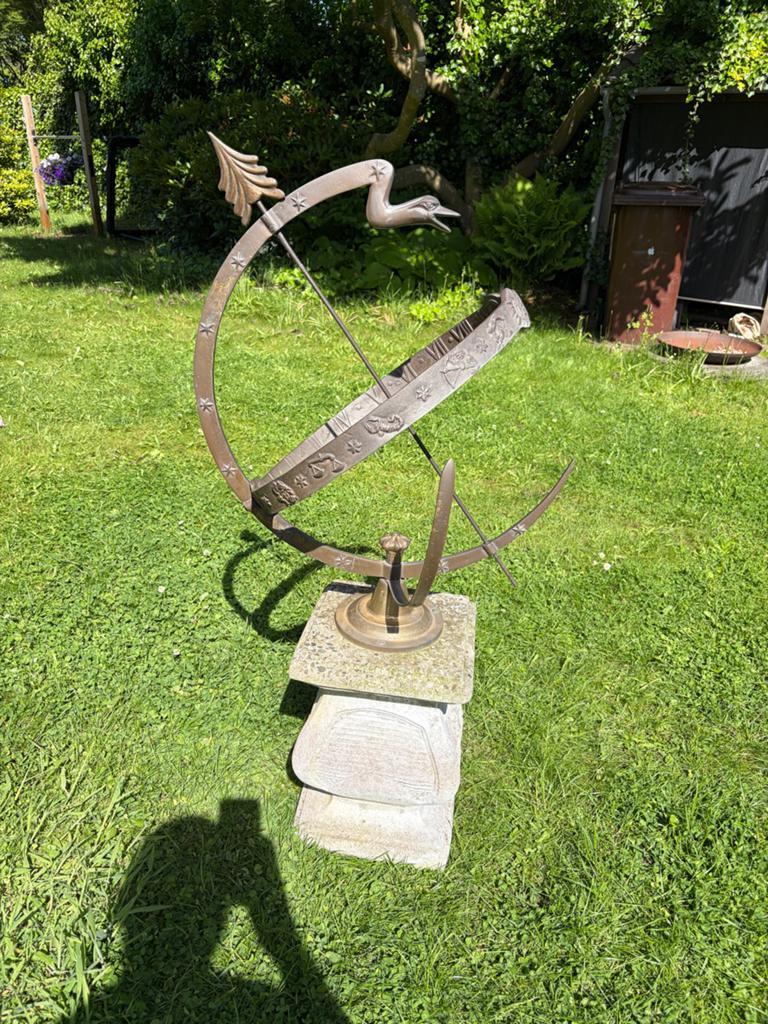 Antieke bronzen armillairsfeer zonnewijzer met Sokkel, Ophalen, Gebruikt, Metaal, Abstract beeld