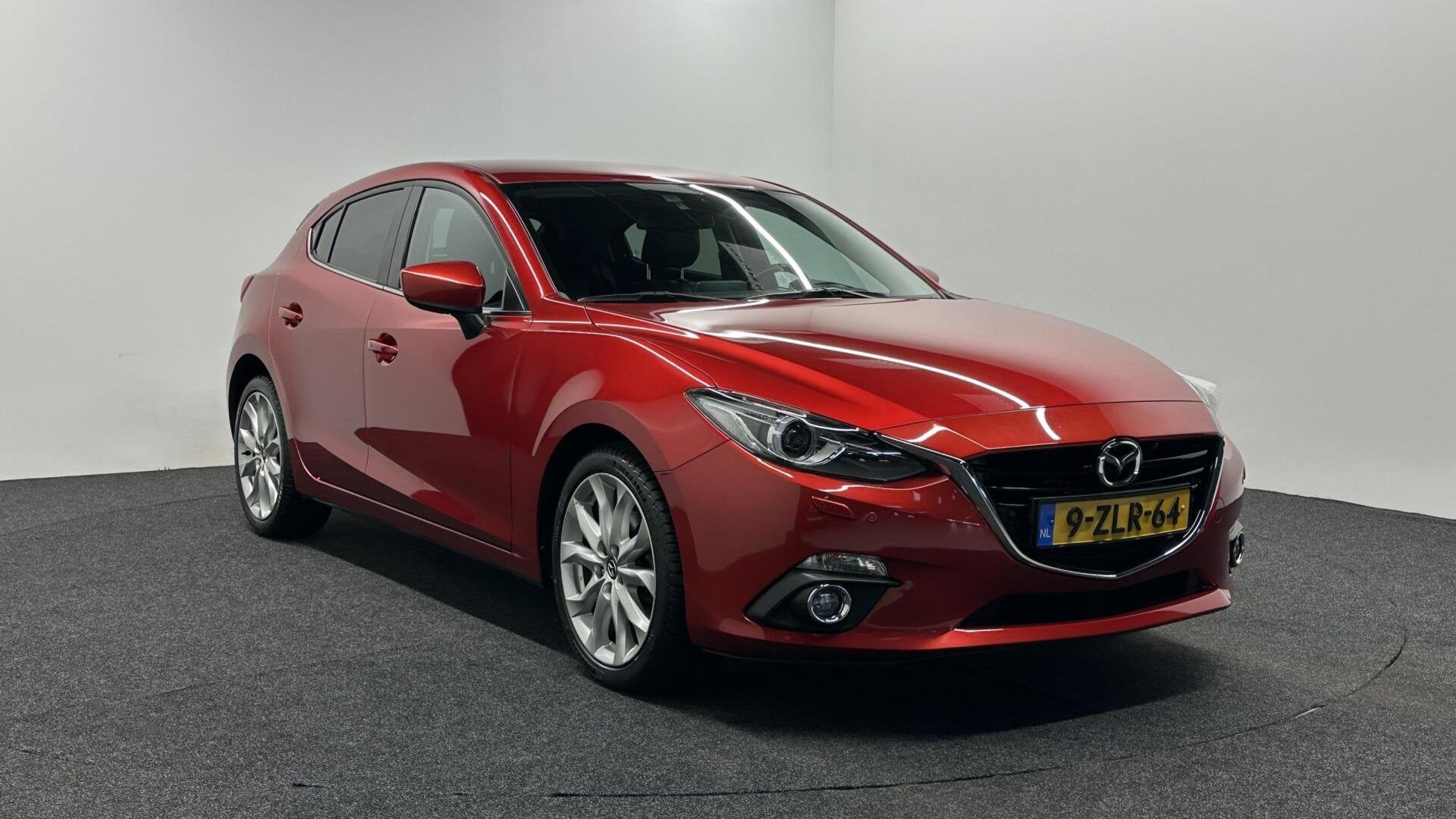Mazda 3 2.0 GT-M LEER NAVI CARPLAY ECC CRUISE LM 102000KM ST, Auto's, Voorwielaandrijving, Gebruikt, Zwart, 4 cilinders