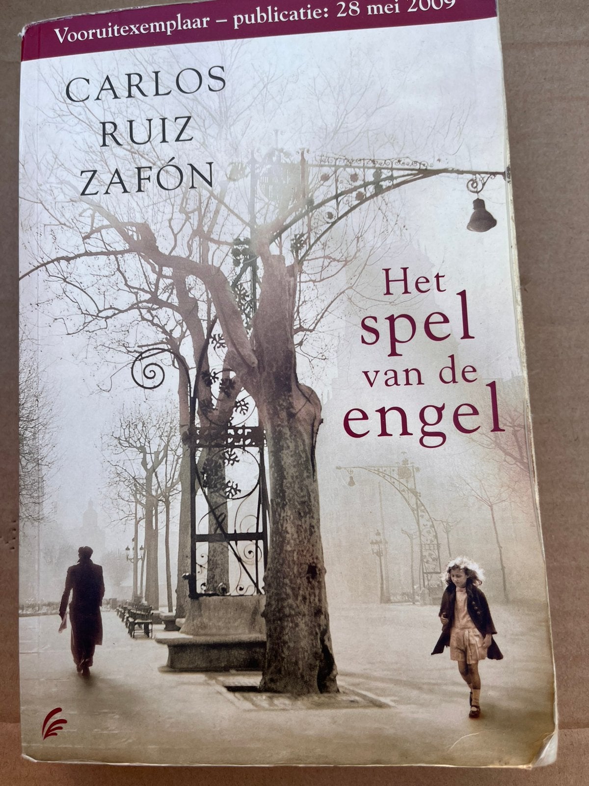 Carlos Ruiz Zafón - vierluik:het kerkhof der vergeten boeken, Boeken, Ophalen of Verzenden, Gelezen