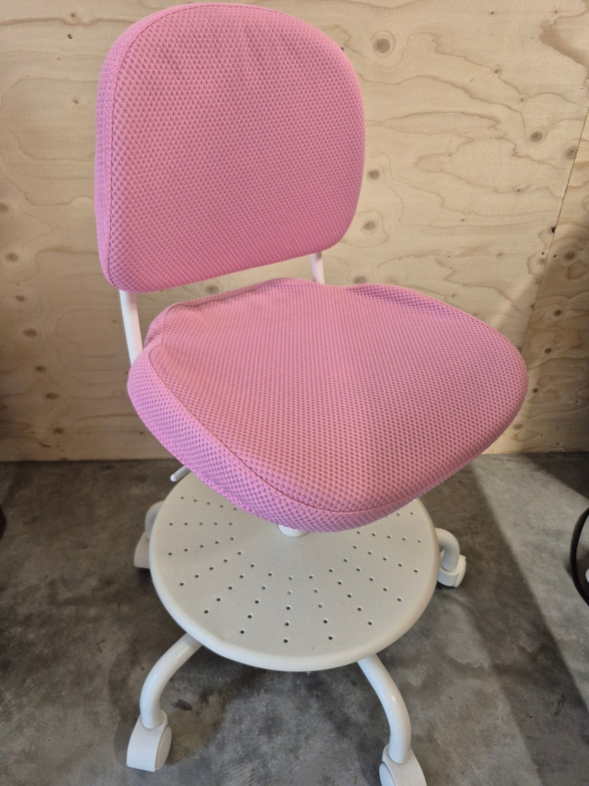 IKEA VIMUND bureaustoel roze - goede staat, Ophalen, Gebruikt, Roze, Bureaustoel