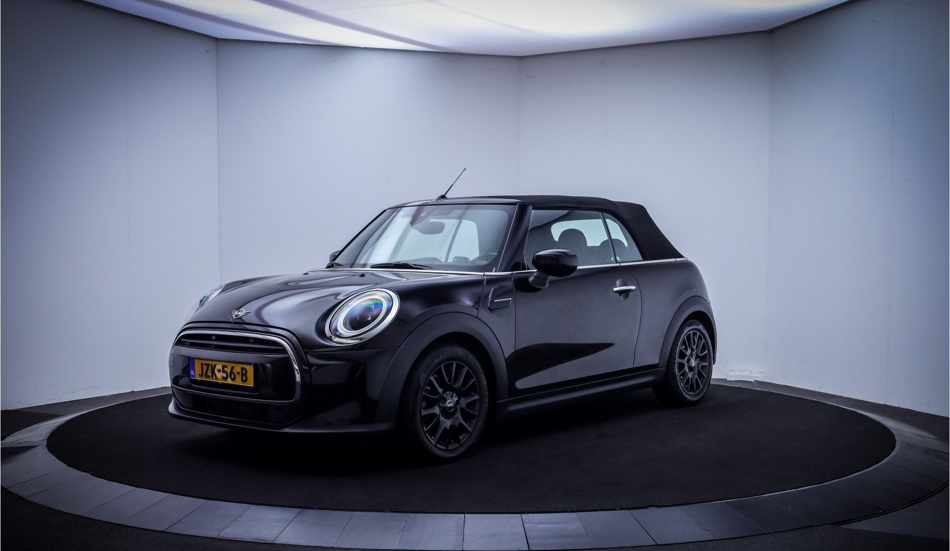 MINI Cabrio 1.5 Aut. Cooper FULL LED | CAMERA | SFEER VERL., Gebruikt, Zwart, Cabriolet, 4 stoelen