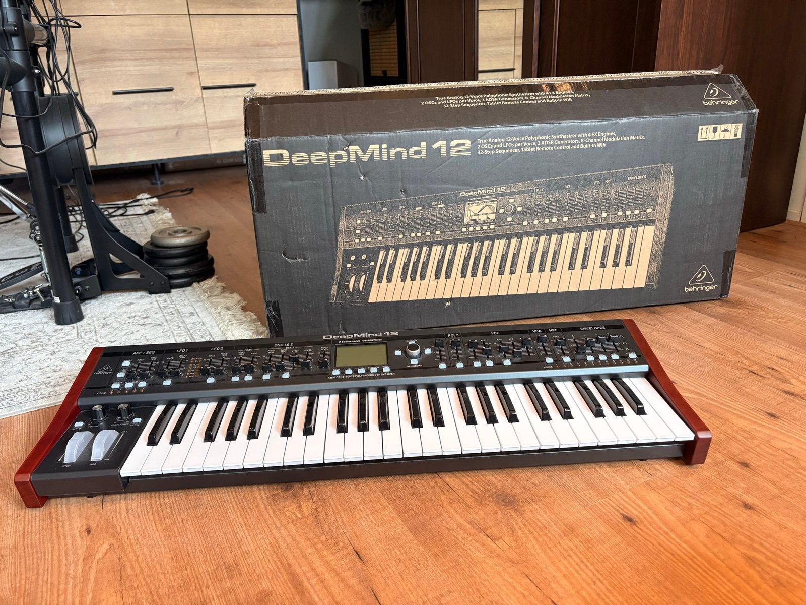 Behringer DeepMind 12 - Analoge Polysynthesizer, Ophalen of Verzenden, Zo goed als nieuw, Met midi-aansluiting, 49 toetsen