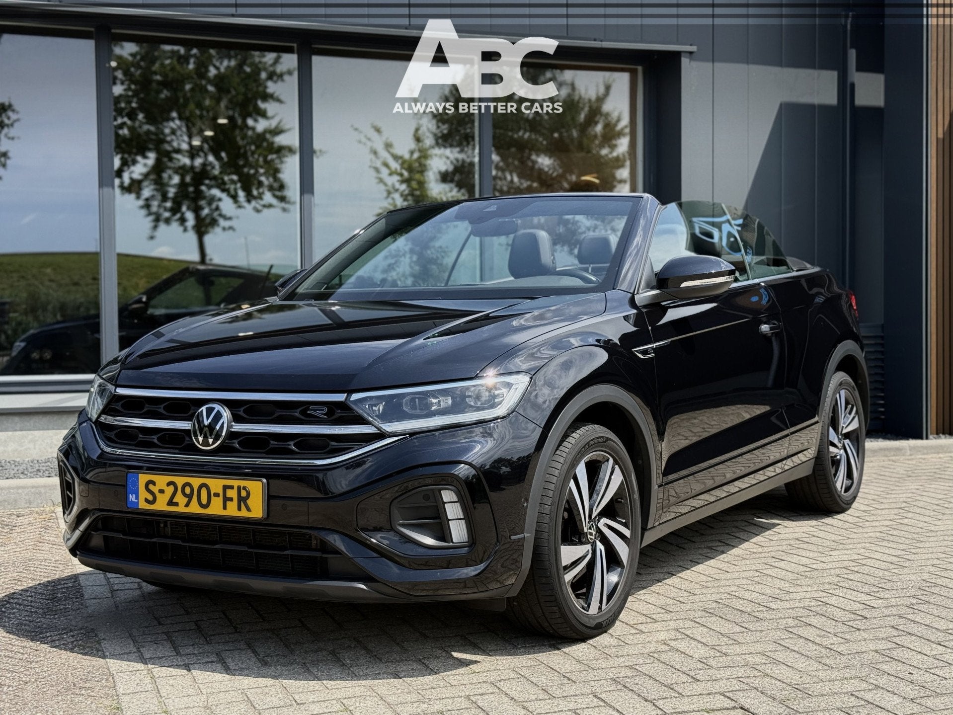 Volkswagen T-Roc Cabrio 1.5 TSI R-Line (bj 2023, automaat), Auto's, Zwart, Origineel Nederlands, 750 kg, Leder en Alcantara
